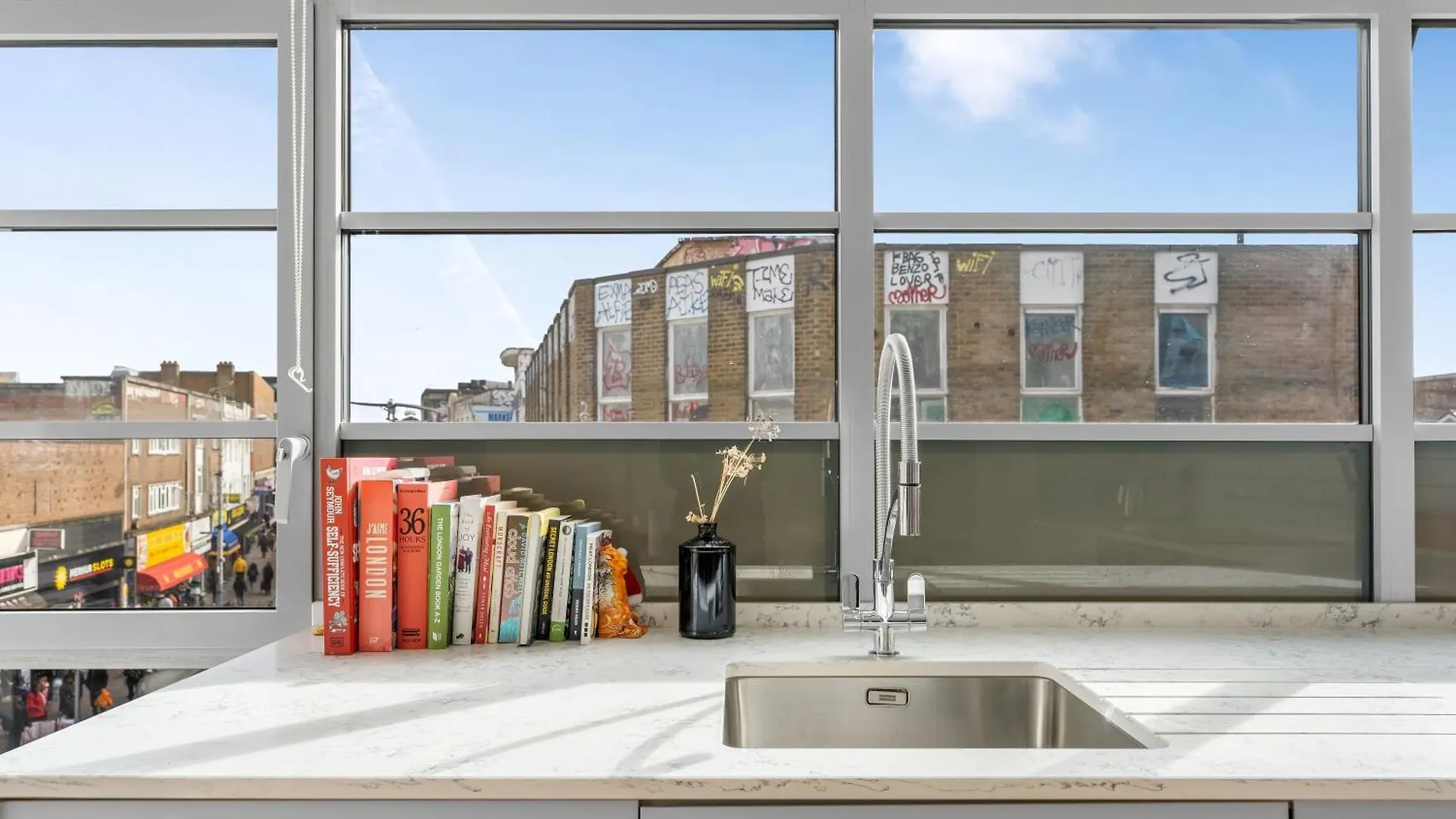 Central And Bright 1 Bedroom Flat - Peckham London